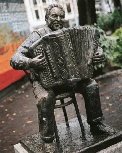 Beeld 'Johnny Meijer' van Rob Cerneüs