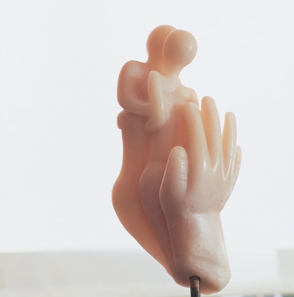 Beeld 'Hand' van Rob Cerneüs