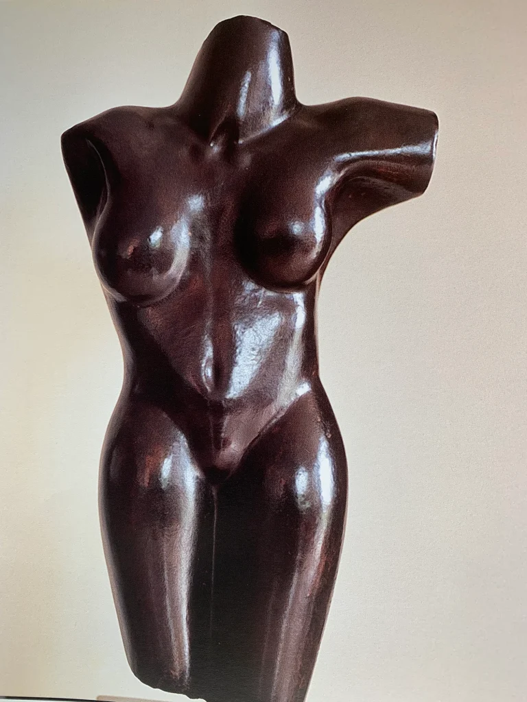 Beeld 'Torso violetta' van Rob Cerneüs
