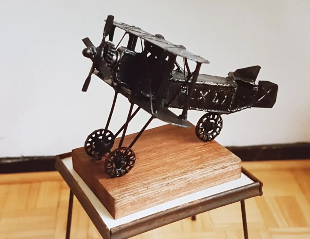 Beeld 'Vliegtuig' van Rob Cerneüs