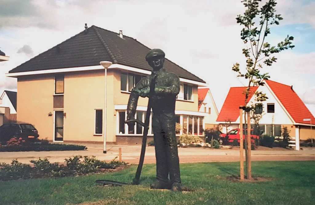 Beeld 'Boerenjongen' van Rob Cerneüs